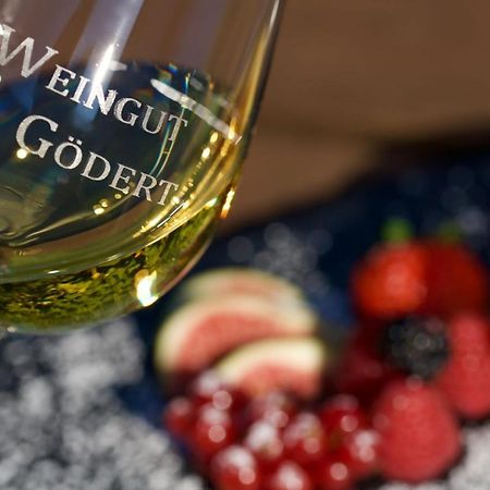 Апартаменти Weingut Goedert Osann-Monzel Екстер'єр фото